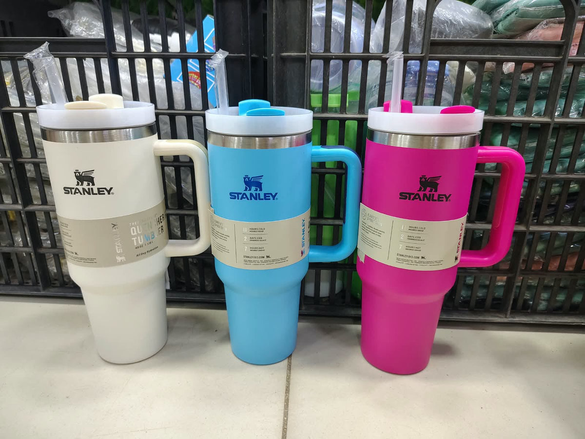 Large Capacity Stainless Steel Insulated Tumbler with Handle, Straw & Leak-Proof