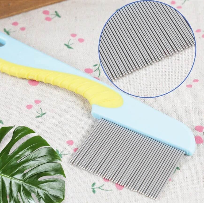 Fine Tooth Flea Comb for Dogs & Cats – Pet Grooming Comb for Fleas, Ticks & Loose Hair